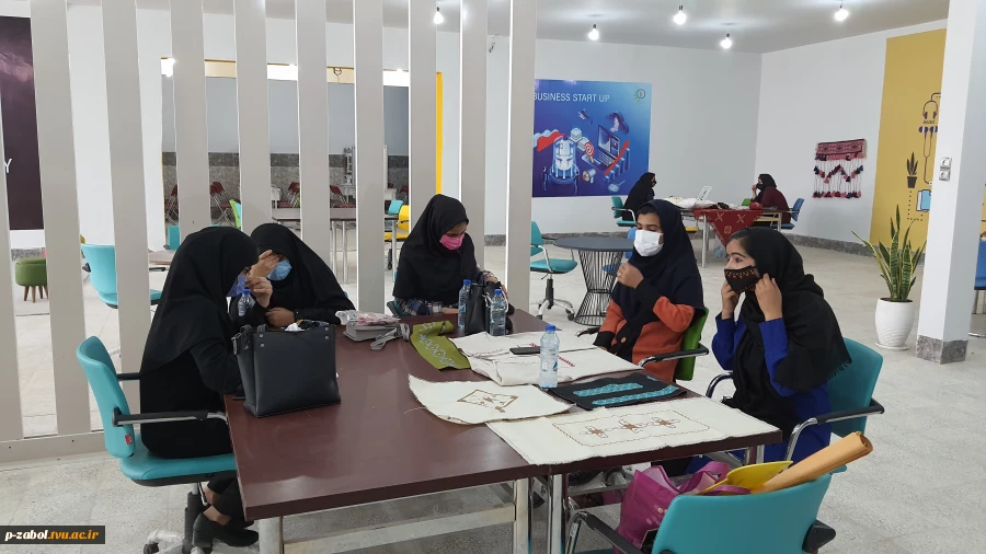 آیین افتتاحیه مرکز نوآوری فرخی سیستانی 9
