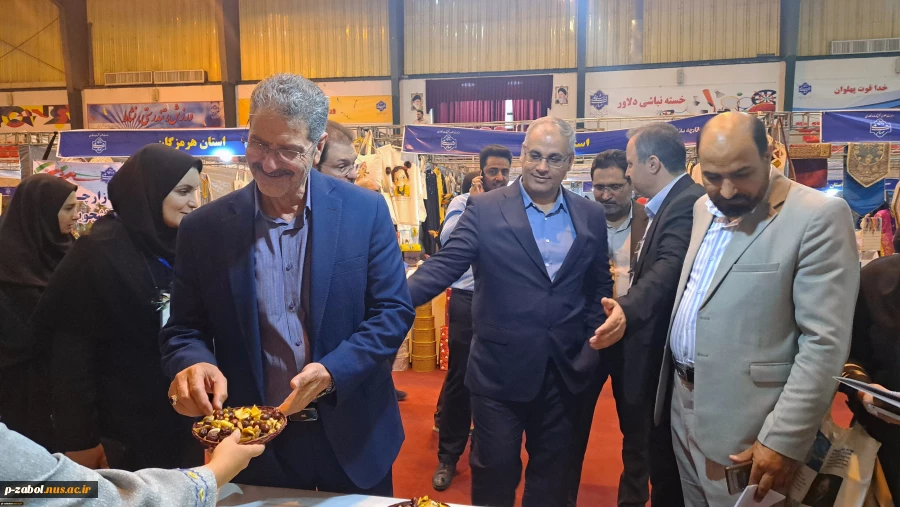 با حضور معاون توسعه اشتغال وزارت تعاون، کار و رفاه اجتماعی آغاز به کار کرد:
هشتمین بازارچه دانشجویی دانشگاه ملی مهارت در دانشکده دکتر شریعتی تهران 3