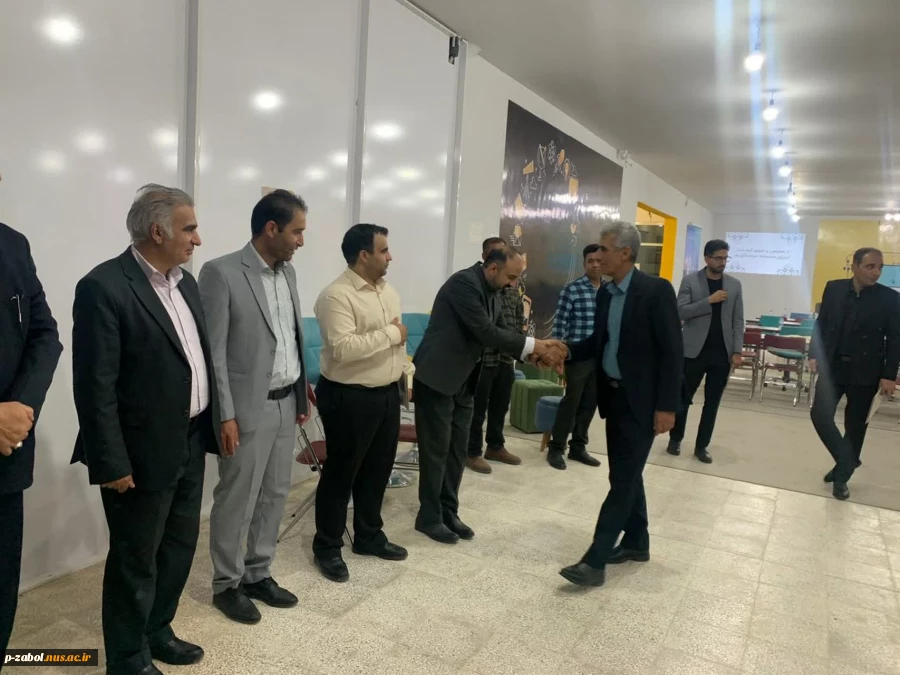 مراسم تجلیل از استادان آموزشکده فرخی سیستانی  برگزار شد.  2