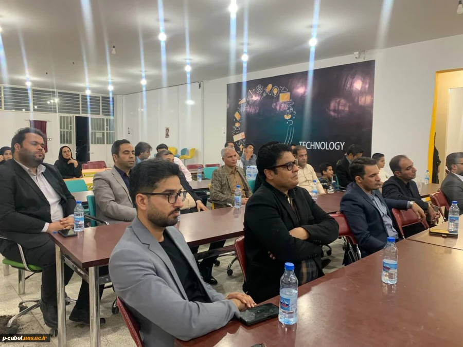 مراسم تجلیل از استادان آموزشکده فرخی سیستانی  برگزار شد.  2