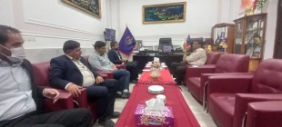 به منظور توسعه همکاری‌های علمی، آموزشی و شهری، ریاست و جمعی از کارکنان آموزشکده زابل با شهردار محترم این شهرستان دیدار و گفت‌وگو کردند.
 4