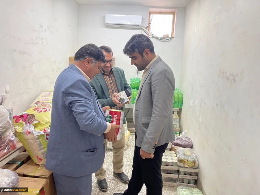 بازدید سرزده رئیس آموزشکده زابل از سلف سرویس تأکید بر سلامت و کیفیت مواد غذایی دانشجویان 3