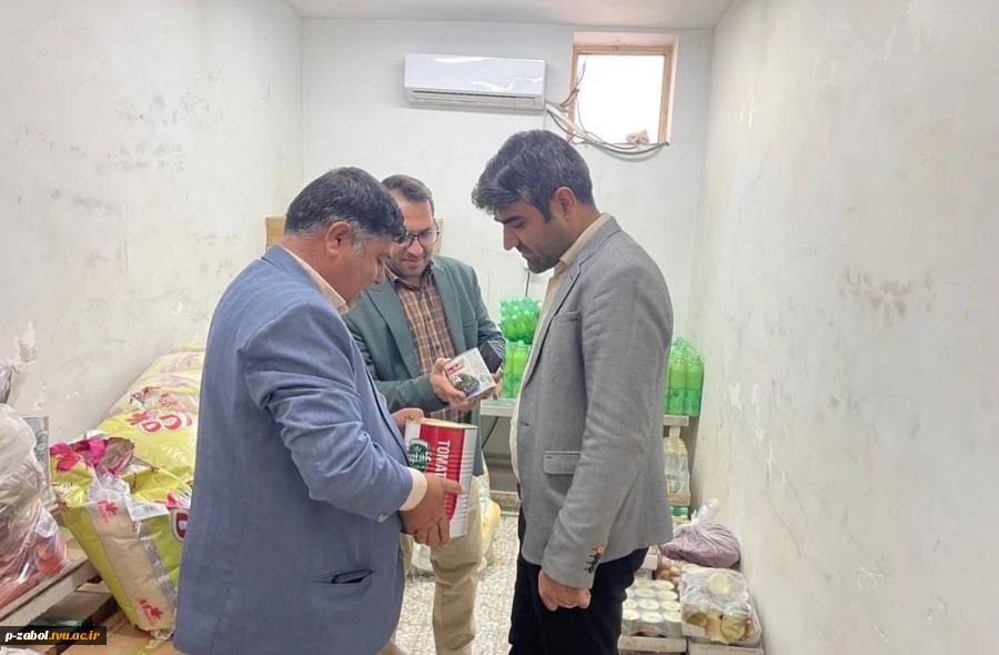 بازدید سرزده رئیس آموزشکده زابل از سلف سرویس تأکید بر سلامت و کیفیت مواد غذایی دانشجویان 2