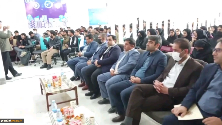 مراسم روز دانشجو در تاریخ ۱۶ آذر در مرکز نوآوری آموزشکد زابل با شکوه و با حضور پرنشاط دانشجویان،اساتید و کارکنان برگزار شد. 8