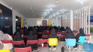 جلسه‌ی پرسش و پاسخ دانشجویان آموزشکده زابل  باحضور ریاست و واحد های مختلف در محل مرکز نوآوری و خلاقیت این آموزشکده  برگزار شد. 3