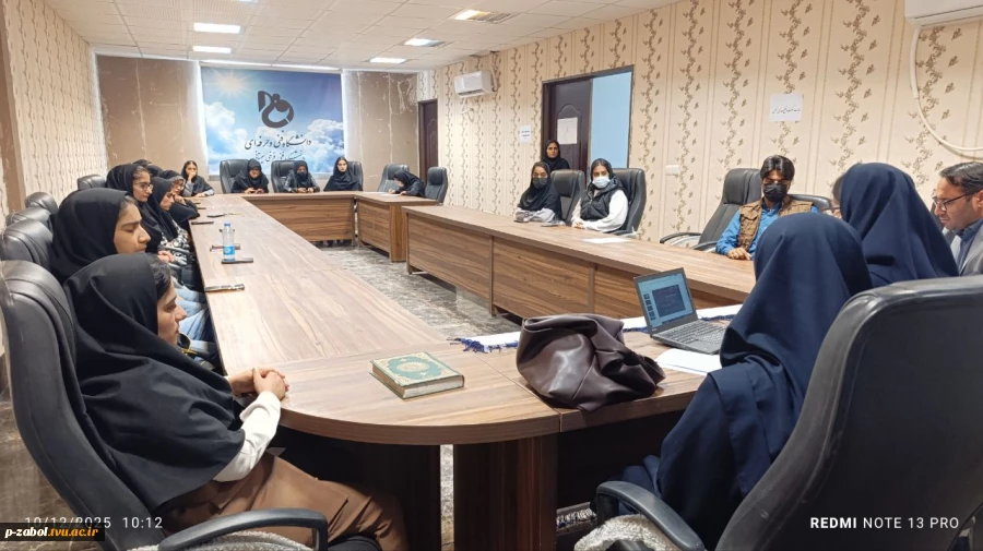 کارگاه آموزشی تغذیه سالم با رویکرد نان سالم در آموزشکده زابل برگزار شد. 4