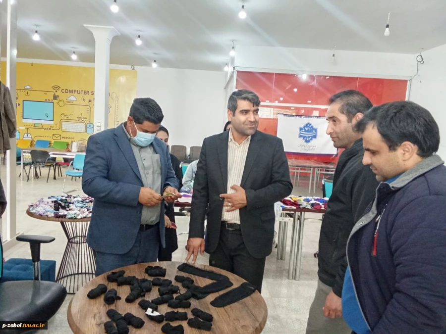 بازدید ریاست و کارکنان آموزشکده زابل از نمایشگاه دستاوردهای رشته طراحی دوخت 3