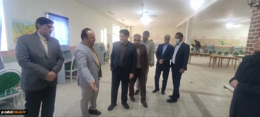 معاون پژوهش و فناوری دانشگاه ملی مهارت کشور امکانات کتابخانه و سالن مطالعه دانشگاه را ارزیابی کرد 2