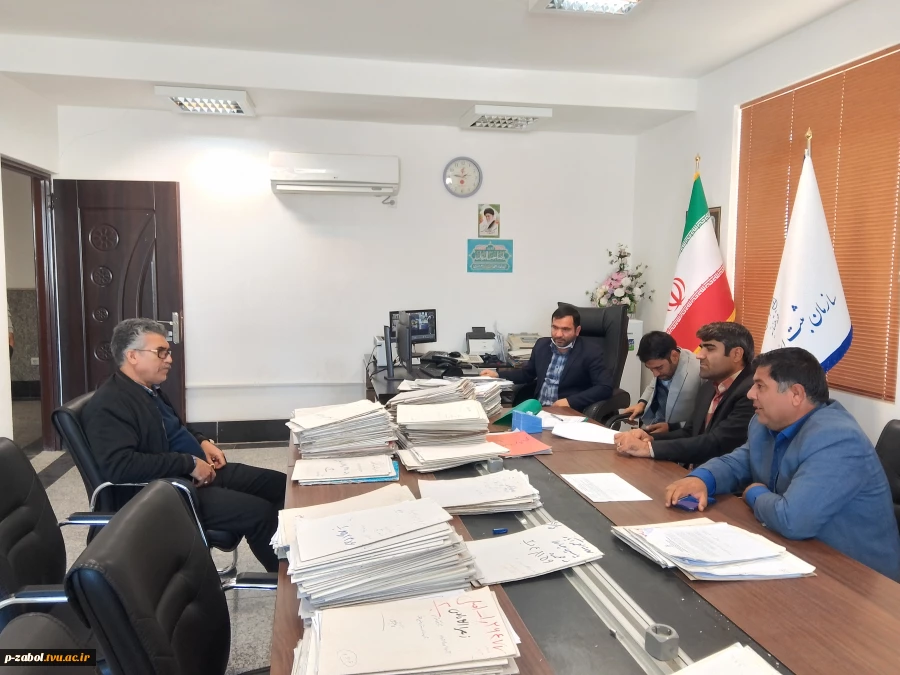 دیدار ریاست محترم  آموزشکده  دکتر مطهری نژاد با مهندس سلیمی رئیس اداره راه شهرسازی  و مهندس دهمرده  اداره ثبت اسناد و املاک شهرستان زابل 2