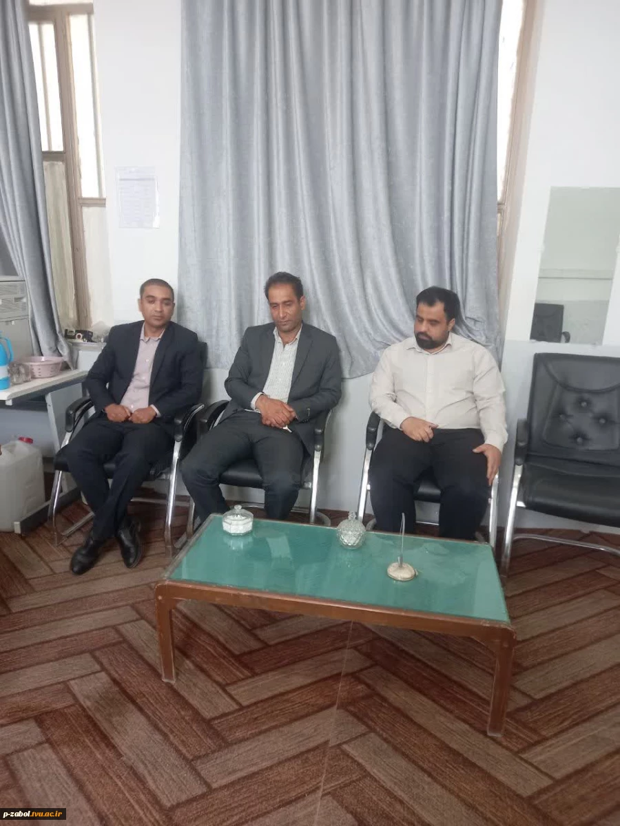 نشست راهبردی کارشناسان آموزش آموزشکده زابل با مدیران حوزه آموزش سیستان جهت ارتقای سطح ثبت‌نام در آزمون‌های ورودی سازمان سنجش آموزشکده زابل 2