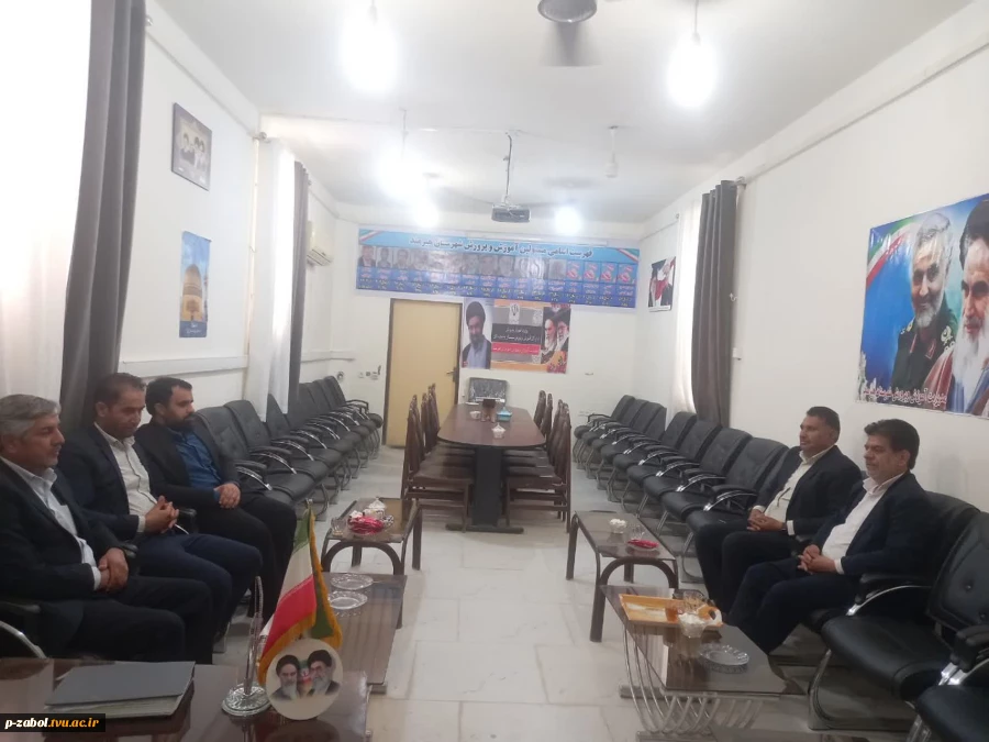 نشست راهبردی کارشناسان آموزش آموزشکده زابل با مدیران حوزه آموزش سیستان جهت ارتقای سطح ثبت‌نام در آزمون‌های ورودی سازمان سنجش آموزشکده زابل 3
